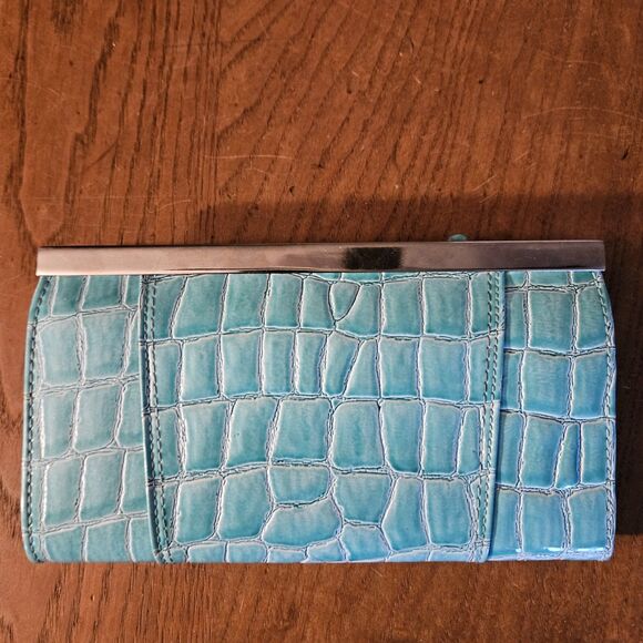 Women's Wallet Crocodile Embossed Turquoise Snake Unique Close - Picture 8 of 10